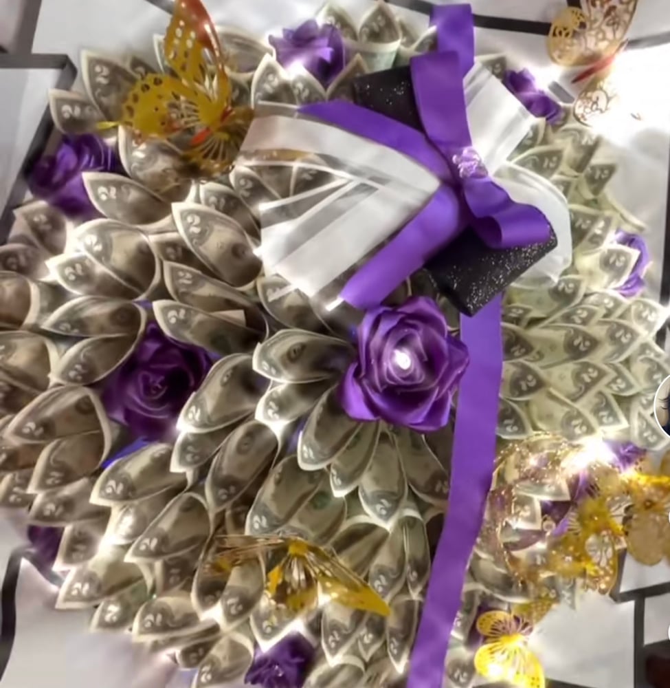 Image of $200 money bouquet