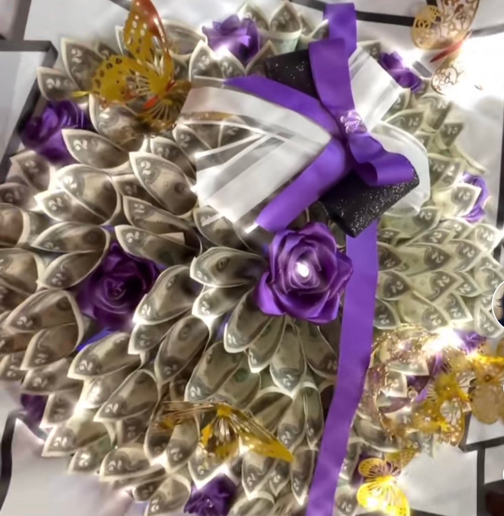 Image of $200 money bouquet