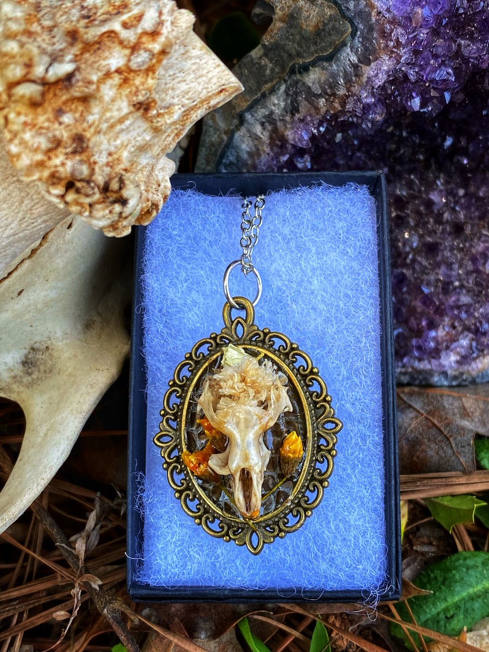 Image of Skull Pendant with Yellow and White Flowers