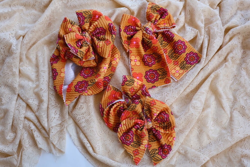 Image of GROOVY GEO FLORAL