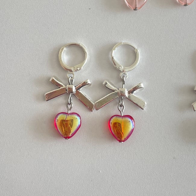 'lovergirl heart and bow' earrings