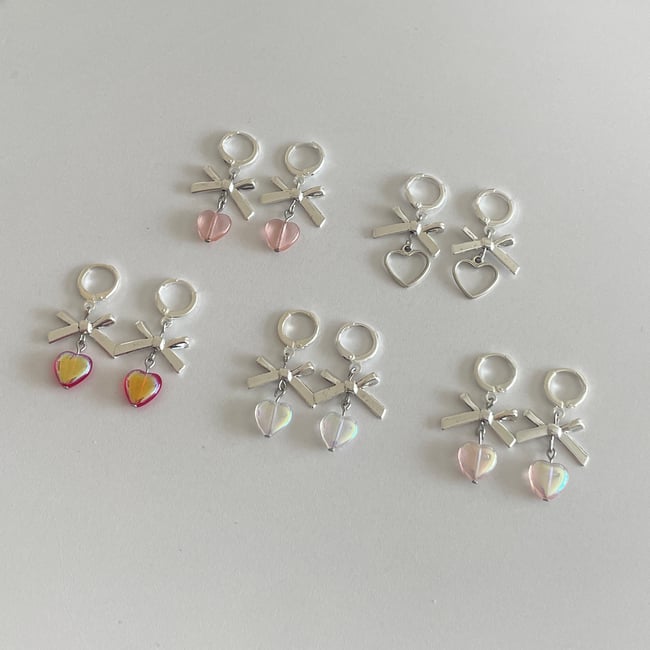 'lovergirl heart and bow' earrings