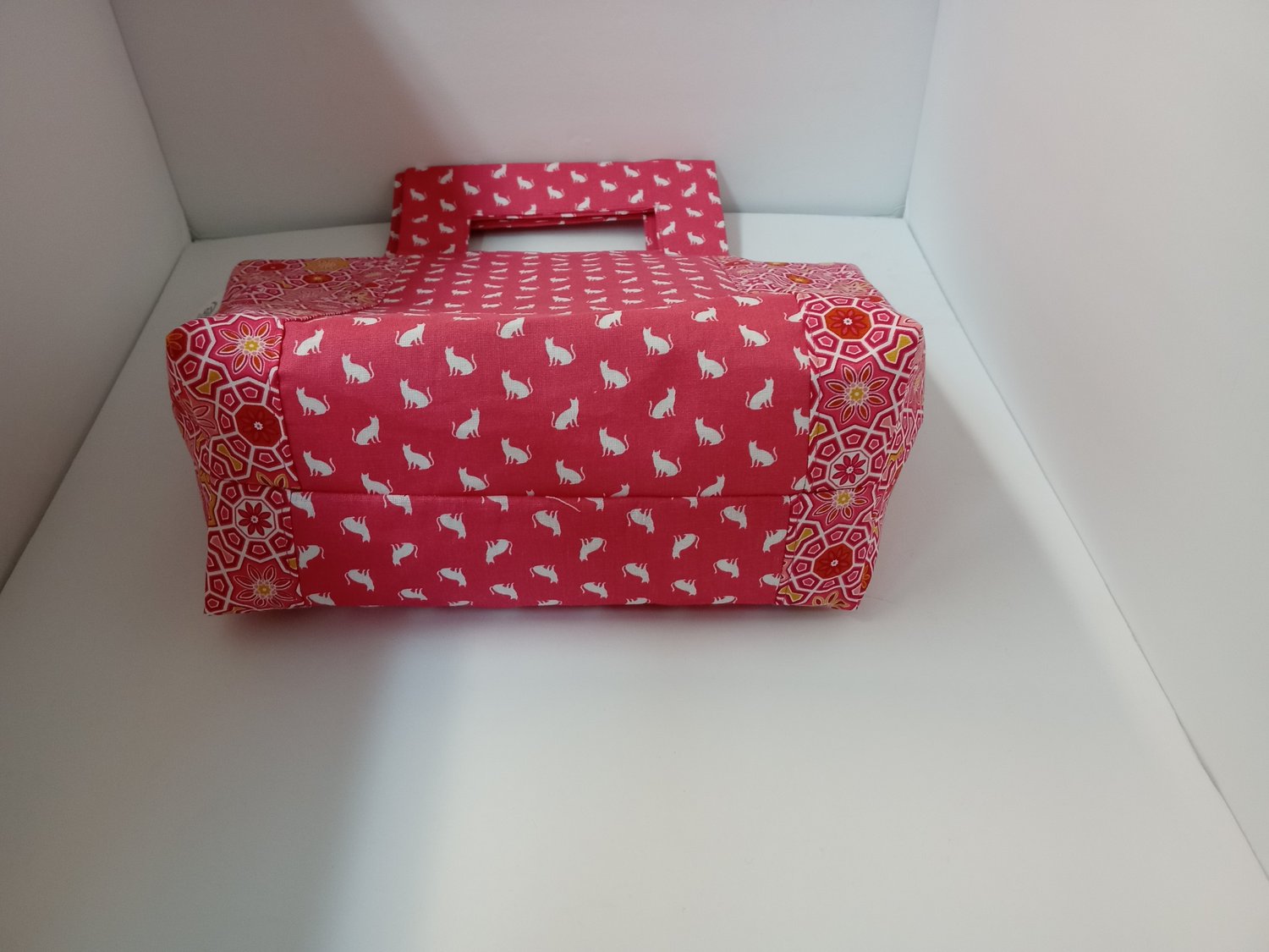 Image of Cat oops! Medium size tote 10% off & Free Shipping! Price has been adjusted.