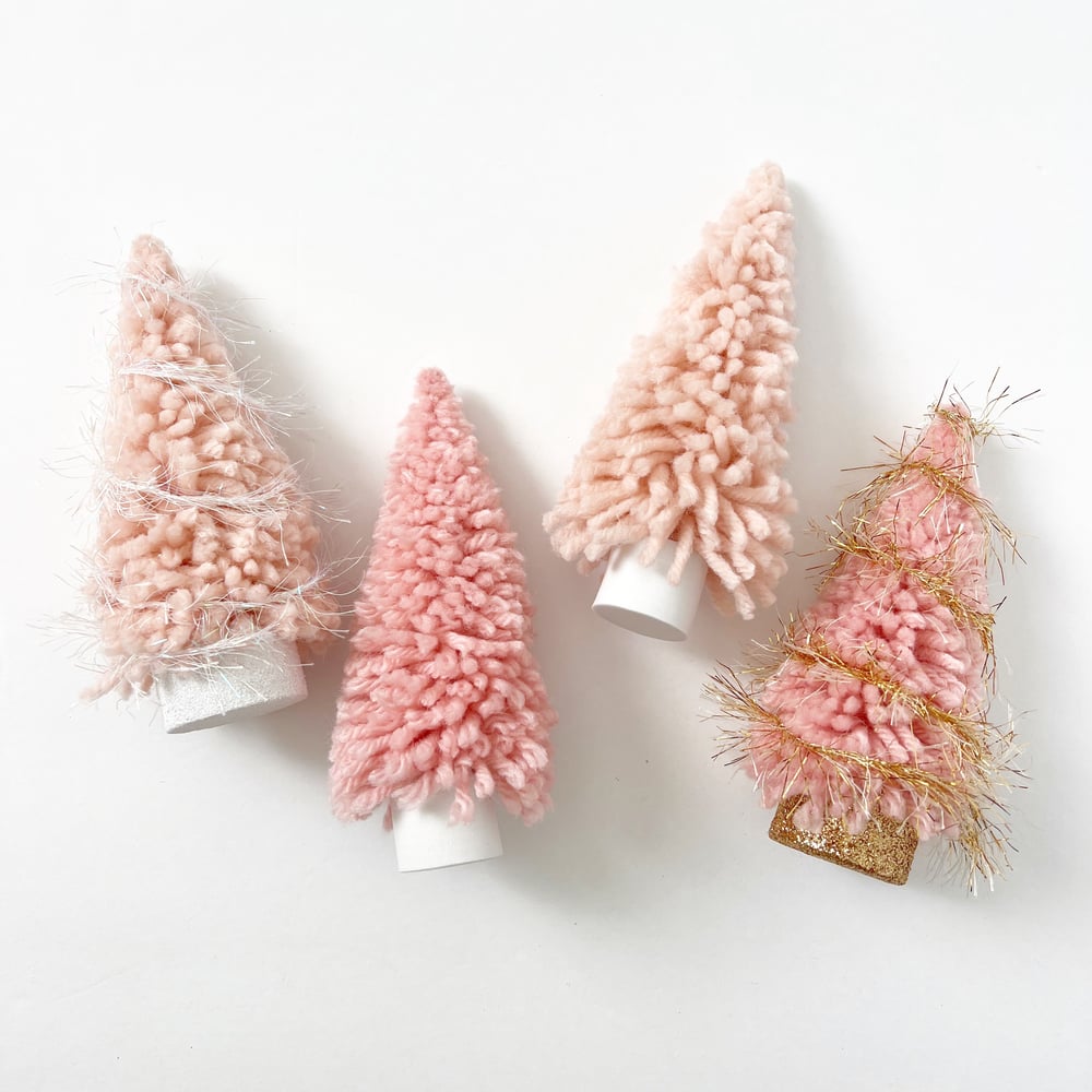 Image of Pink Yarn Christmas Tree 