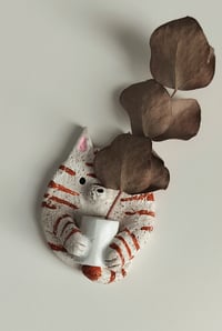 Image 5 of Circle animal magnet with vase, different variants 