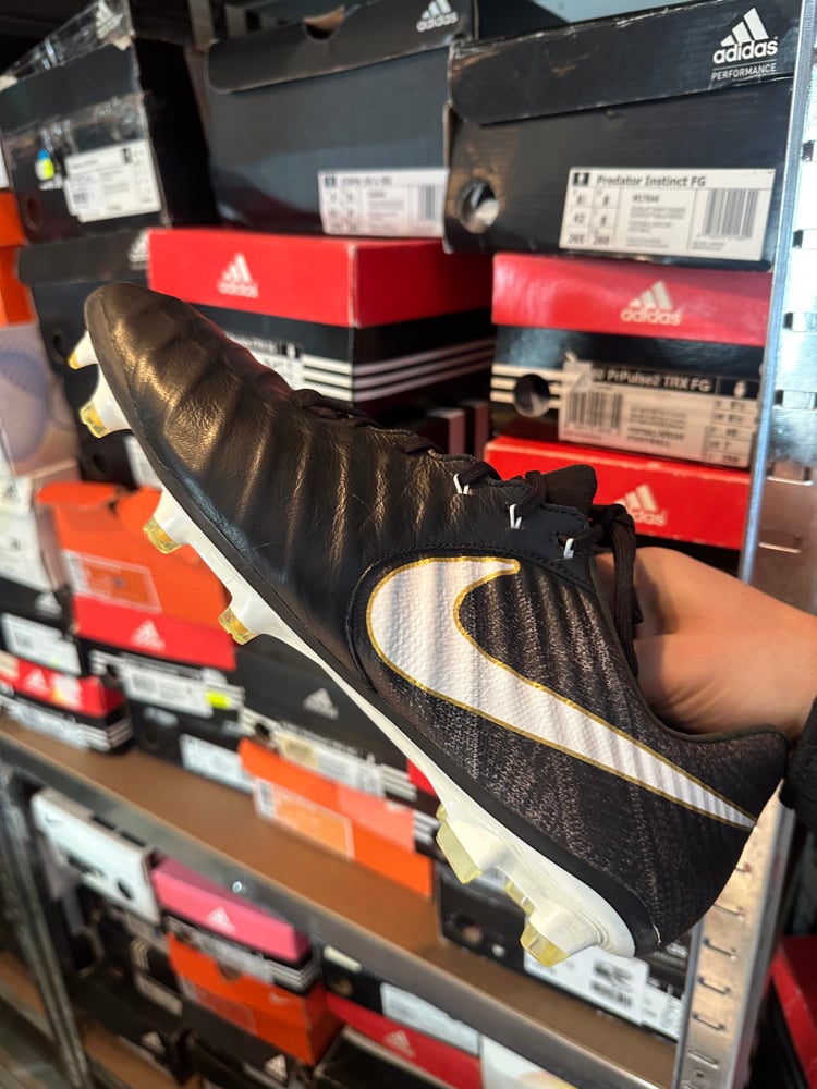 Image of Nike Tiempo VII FG BLACK
