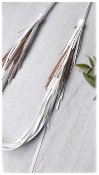 Image 6 of Collana in pelle artigianale NINFA - WhiteGold