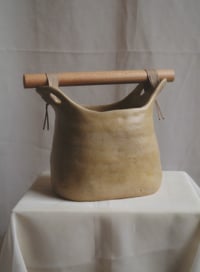 Image 1 of FLE 07