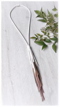 Image 2 of Collana in pelle artigianale SIRENA - Luce Terra