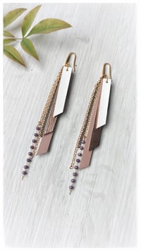 Image 2 of Orecchini pendenti in pelle NINFA CRYSTAL - Nude