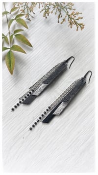 Image 4 of Orecchini pendenti in pelle NINFA CRYSTAL - Black&Silver