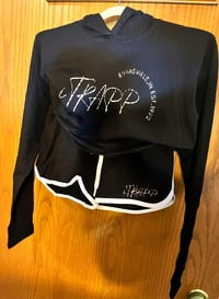 Black and white itrapp short set.