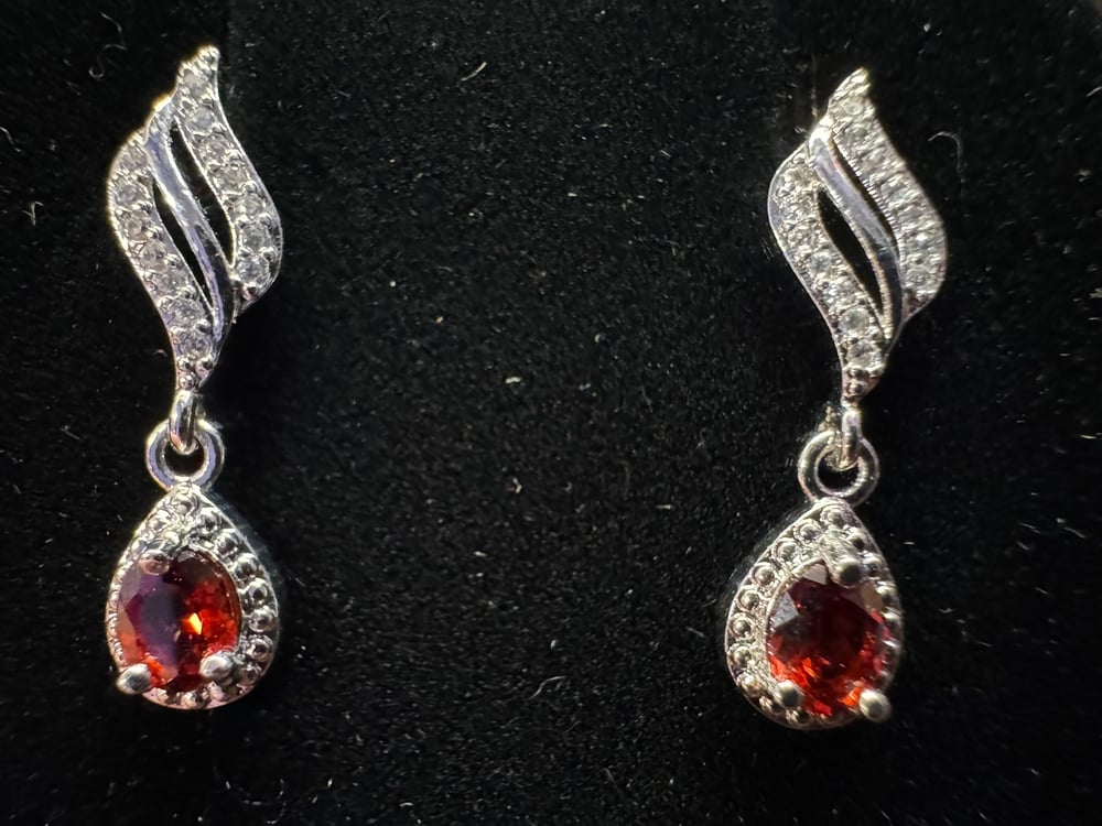 Image of Sparkling Garnet Earrings