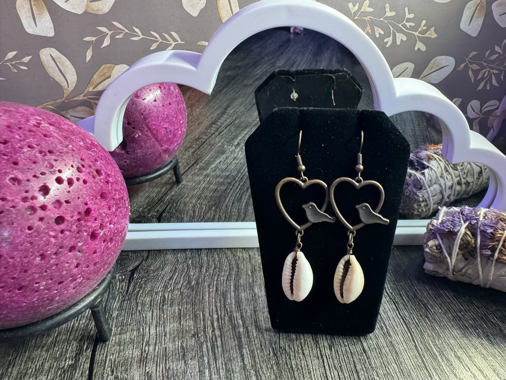 Image of Dangle Shell Bird Heart Earrings