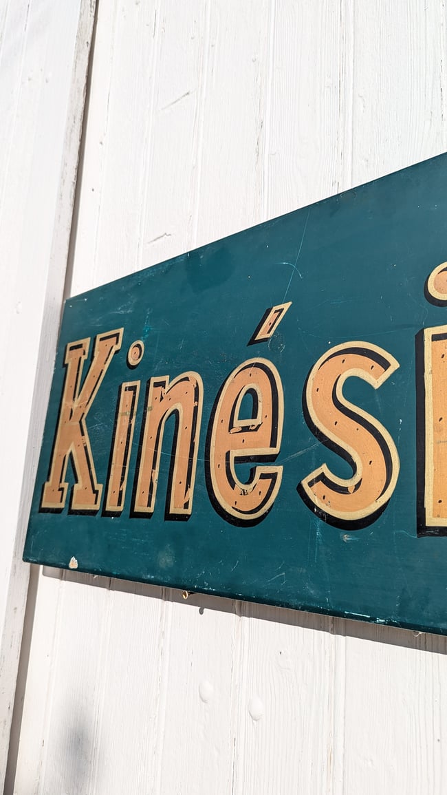 Enseigne Kinésithérapie .