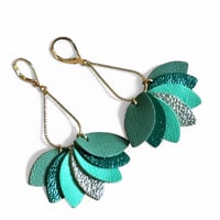 Image 2 of Boucles Bloom