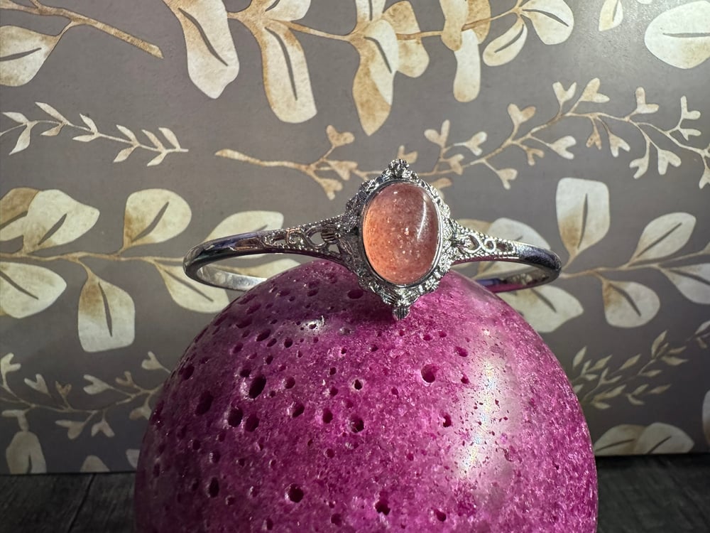 Image of Elegant Strawberry Quartz Bracelet