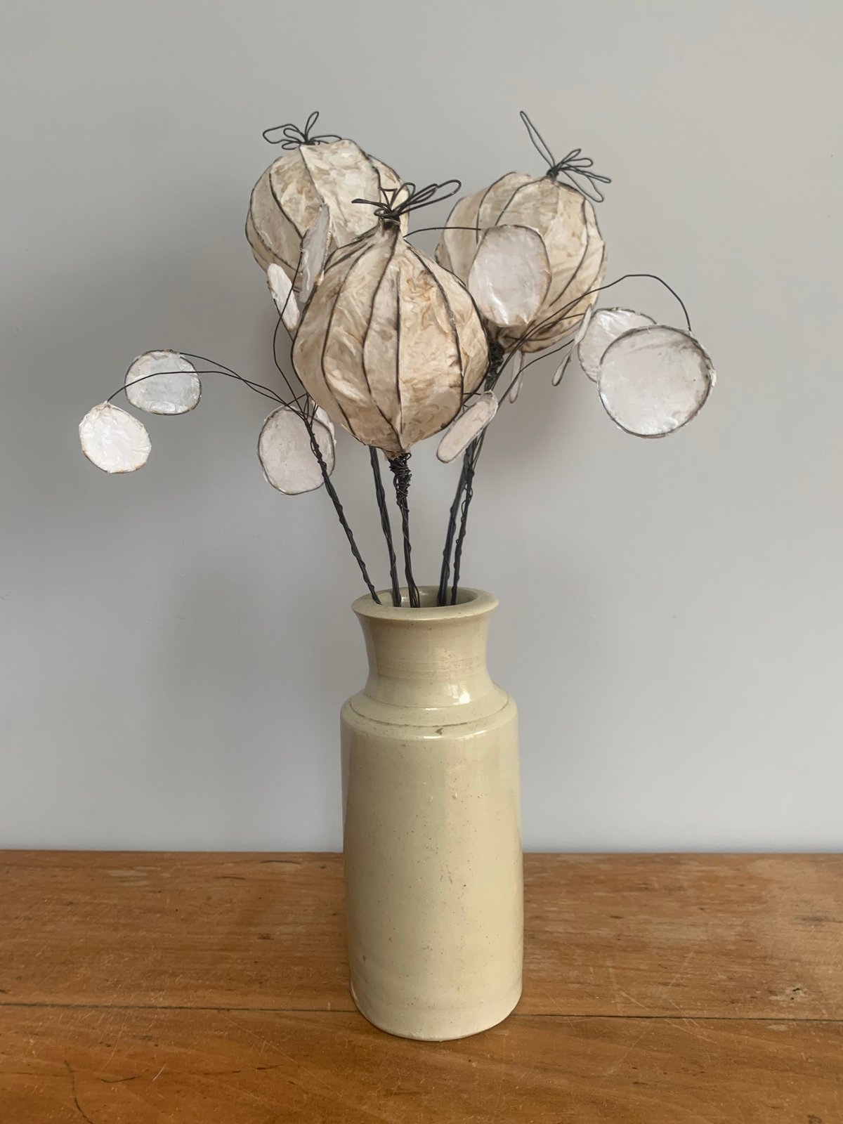 Wire seed head with paper detail