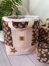 Image 4 of  Sac à projet taille L , Fleurs de cerisier, avec poche avant