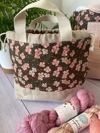 Image 5 of Sac à projet taille M : Fleurs de cerisier, anses écru pailletées
