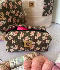 Image 3 of  Trousse pour petits projets tricot ou Accessoires: Fleurs de cerisier