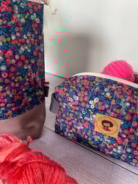 Image 3 of Trousse pour petits projets tricot ou Accessoires: Liberty Wiltshire rose et bleu