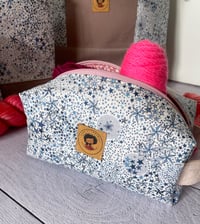 Image 1 of Trousse pour petits projets tricot ou accessoires: Liberty Adeladja bleu