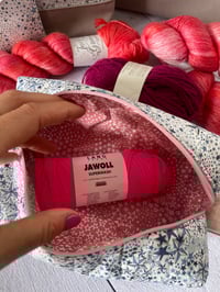 Image 2 of Trousse pour petits projets tricot ou accessoires: Liberty Adeladja bleu