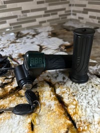 Image 1 of Throttle with Keyswitch and Voltmeter 
