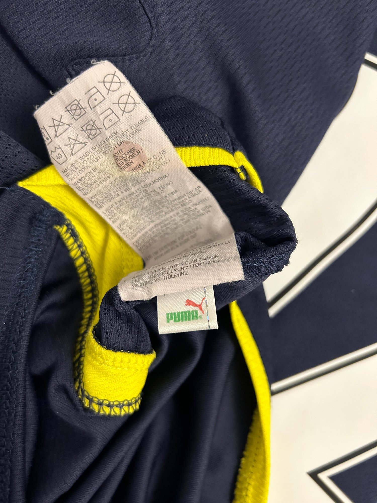 Image of Tottenham Hotspur “MODRIĆ 14” 2009/10 Away Shirt + PL patches (L)