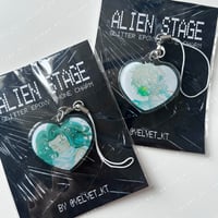 Image 3 of ALIEN STAGE - Glitter Phone Charm
