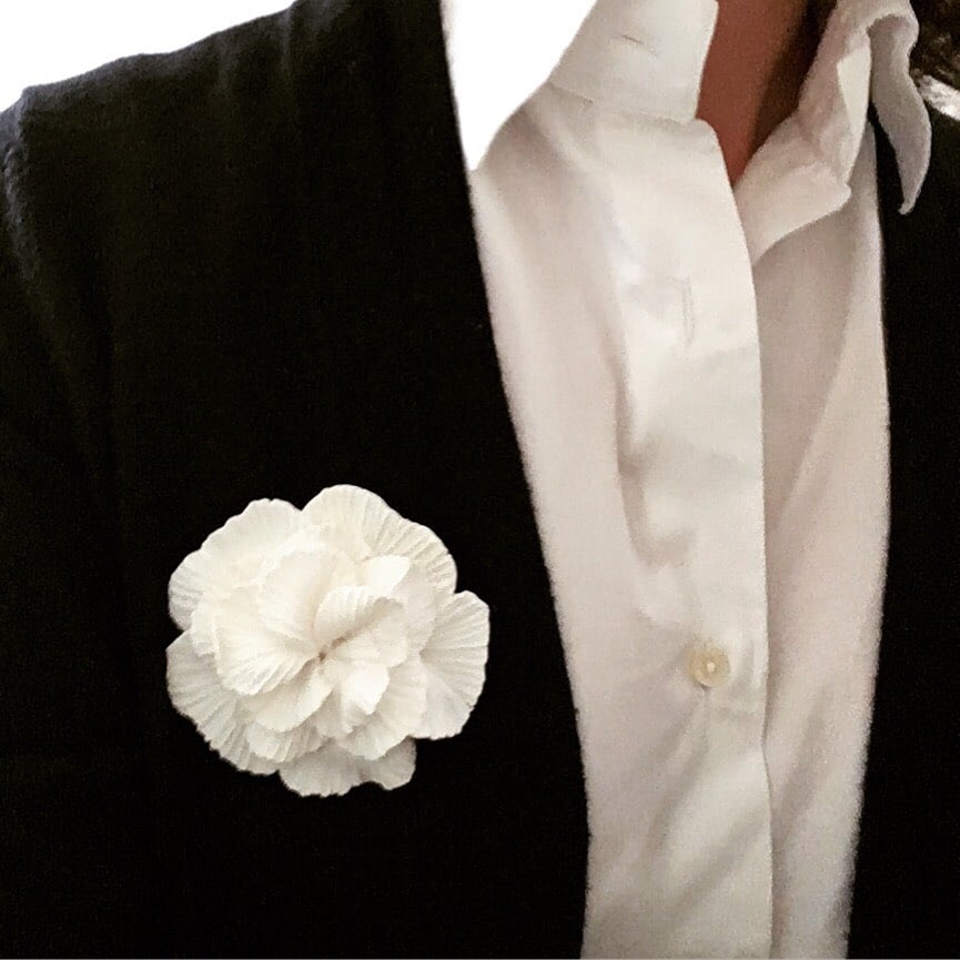 Image of Broche fleur blanche 3 (Camelia)