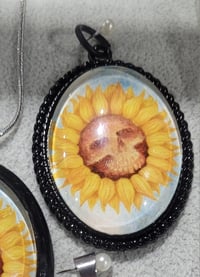 Image 3 of Botaniskull Pendant