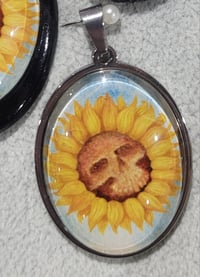 Image 2 of Botaniskull Pendant