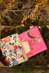 Image 2 of CROCHET TROUSSE TAILLE L  NOONA "OISEAUX" AU CHOIX ROSE OU BLEU
