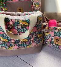 Image 2 of Sac à projet Taille M: Tigre au jardin