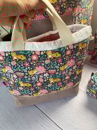 Image 4 of Sac à projet Taille M: Tigre au jardin