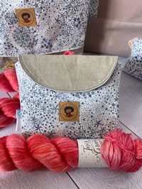 Image 1 of Pochette plate pour accessoires : Liberty Adeladja bleu