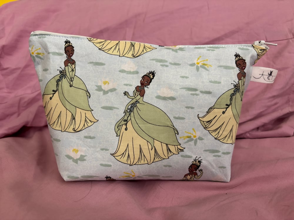 Image of Lily Princess Zipper Pouch