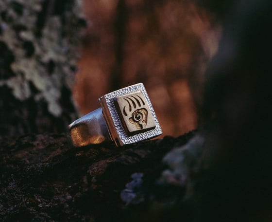 Image of Bear Paw Signet 