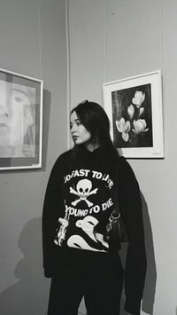 Image 7 of TOO FAST HOODIE SCHWARZ