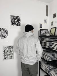 Image 4 of TOO FAST HOODIE GRAU