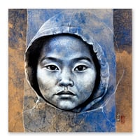 Image 1 of Tirage sur papier d'art - "Garçon birman à la capuche bleue" - Birmanie - 30x30 cm