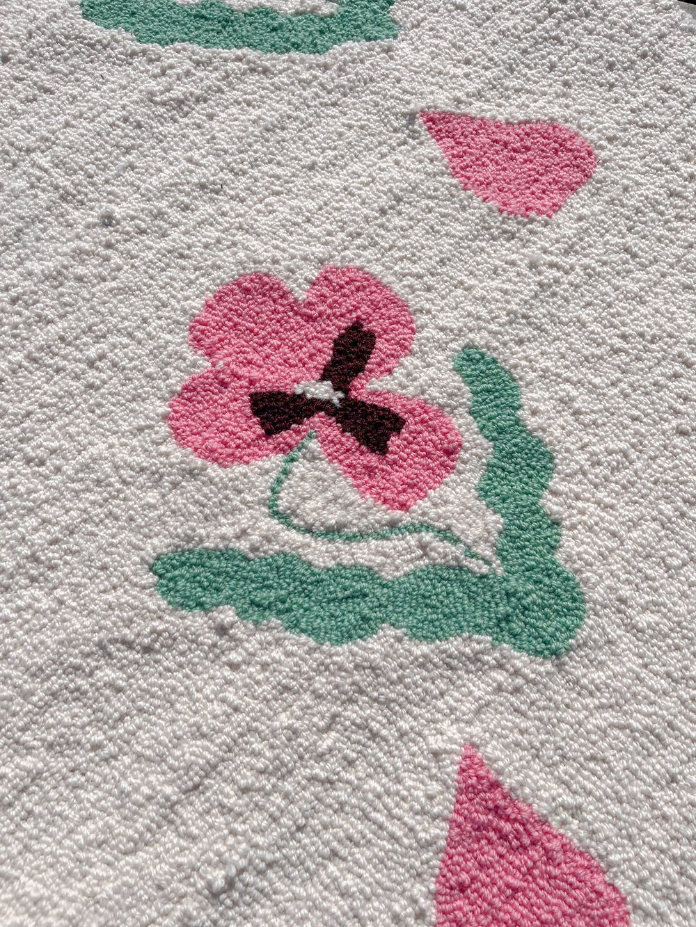 Image of Pink pansy rug