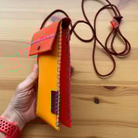 Image 7 of Bolso y monedero amarillo