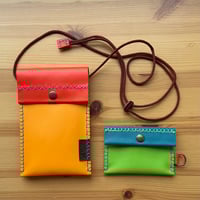 Image 2 of Bolso y monedero amarillo