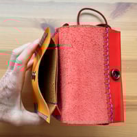 Image 5 of Bolso y monedero amarillo