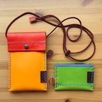 Image 3 of Bolso y monedero amarillo