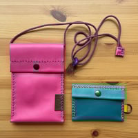 Image 2 of Bolso y monedero rosa