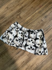 Image 3 of Skull mini skirt (M)